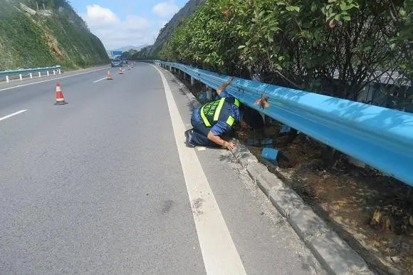 湛江高速路波形护栏