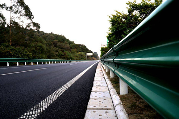 湛江高速公路护栏的常用类型