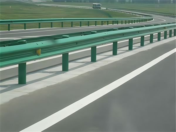 湛江高速护栏板守护安全广泛应用于多个行业